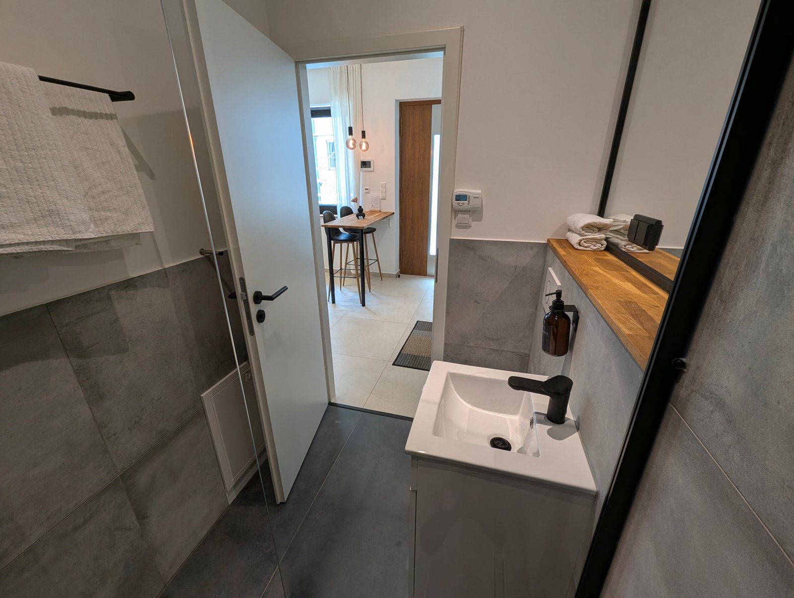 Studio Rubin Bad Detail